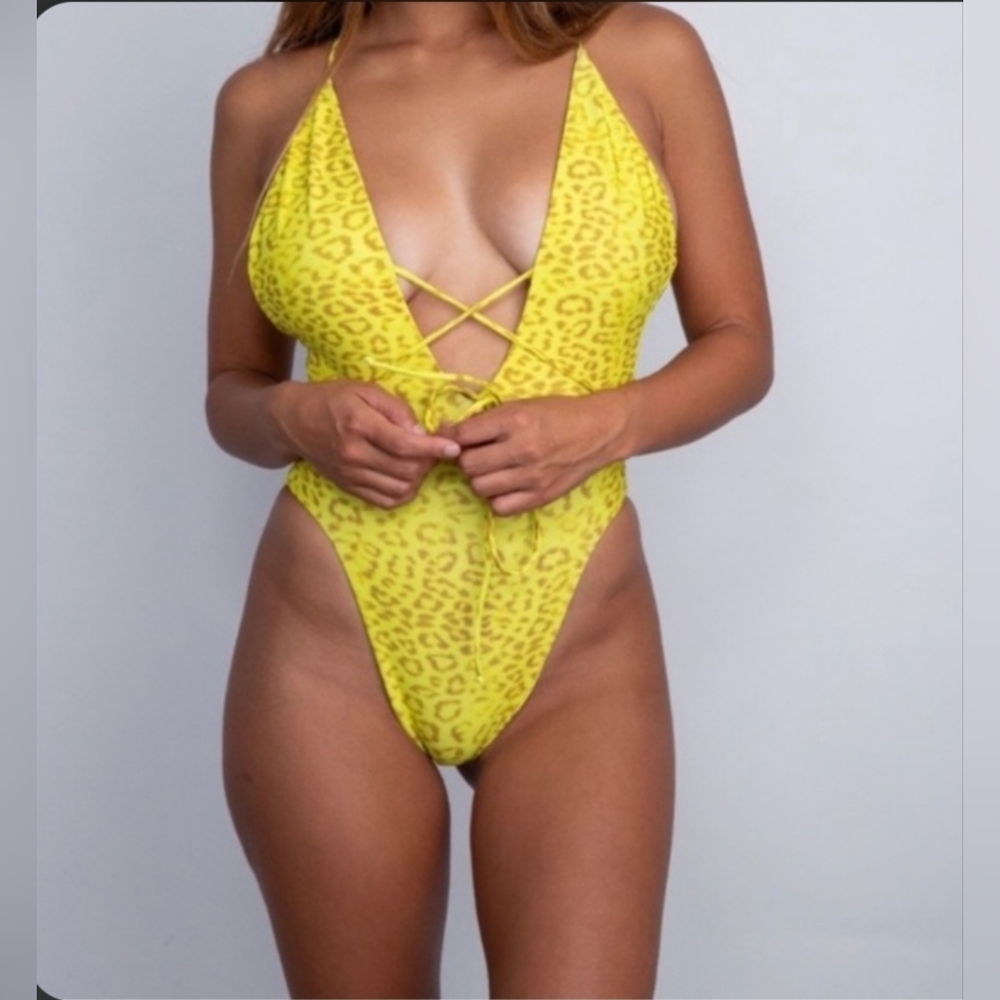 Skatie Lynn Tulum One Piece Yellow S
